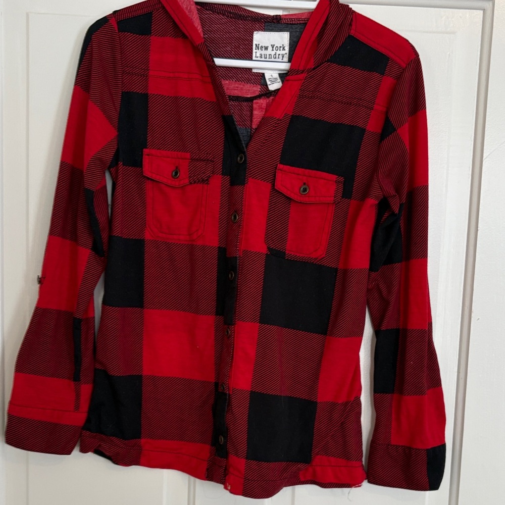 New York Laundry women’s Black and Red Checkered Shirt
